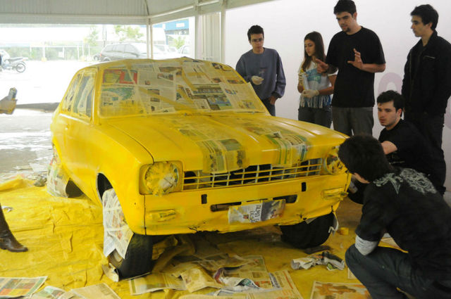 Piloto transforma Chevette 76 em carro para provas de drift: veja o modelo  em ação