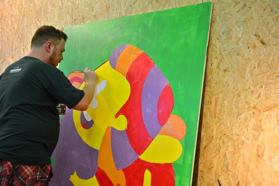 <p>Artistas locais realizam intervenções artísticas nos espaços da Unochapecó na Efapi.</p>
