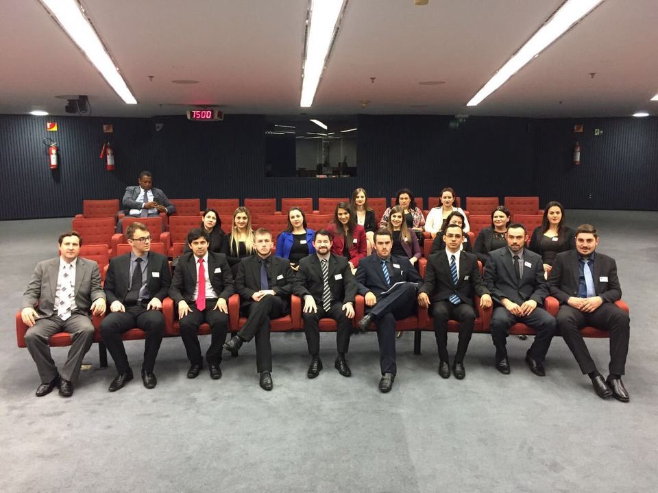 <p>Estudantes de Direito conhecem em Brasília órgãos relacionados à futura profissão</p>