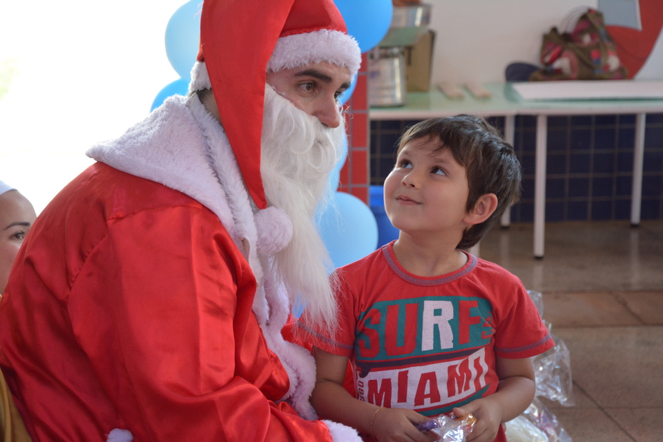 <p>Na última quarta-feira (13/12), o Papai Noel da Uno entregou presentes no Ceim Criança Feliz, no bairro Vila Páscoa</p>