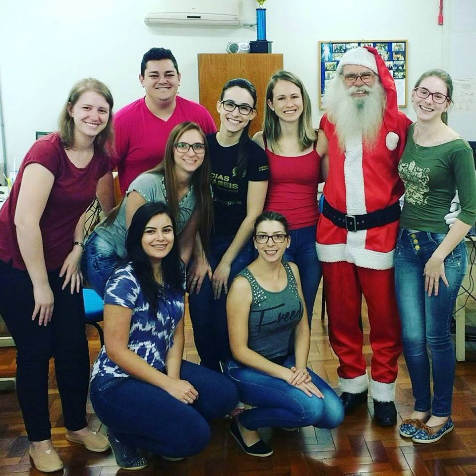 <p>Funcionários da Unochapecó recebem visita do Papai Noel e semeiam o sentimento de gratidão</p>