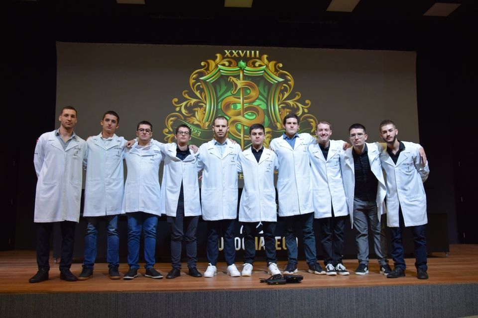 <p>Calouros de Medicina participam da primeira edição da Cerimônia do Jaleco</p>
<p> </p>
