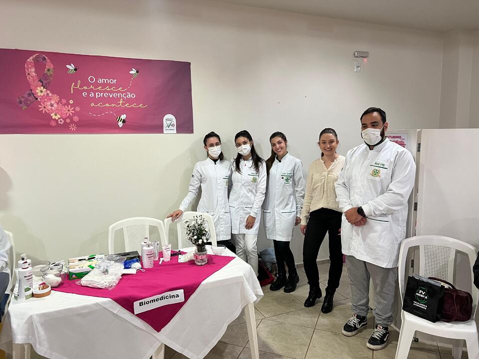 <p>Cursos da Escola da Saúde e Rede Feminina de Combate ao Câncer encerram programação do Outubro Rosa com ação coletiva.</p>