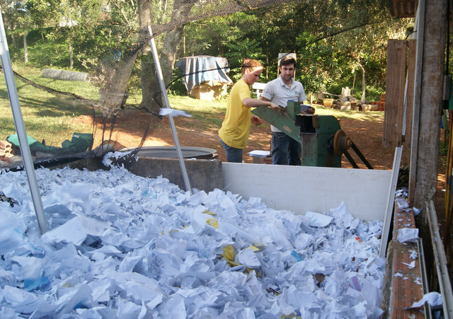 Cerca de 350 kg de papel são recolhidos por mês na Unochapecó