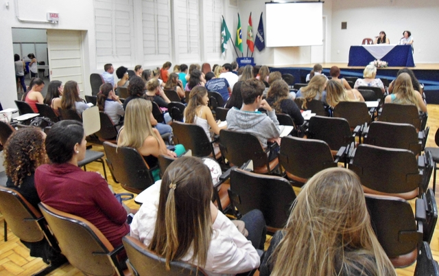 Palestra foi ministrada pela presidente do Conselho Regional de Psicologia de Santa Catarina
