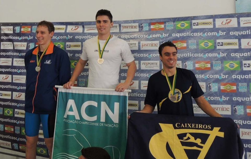 Atleta da natação garantiu a vitória no Campeonato Sul Brasileiro