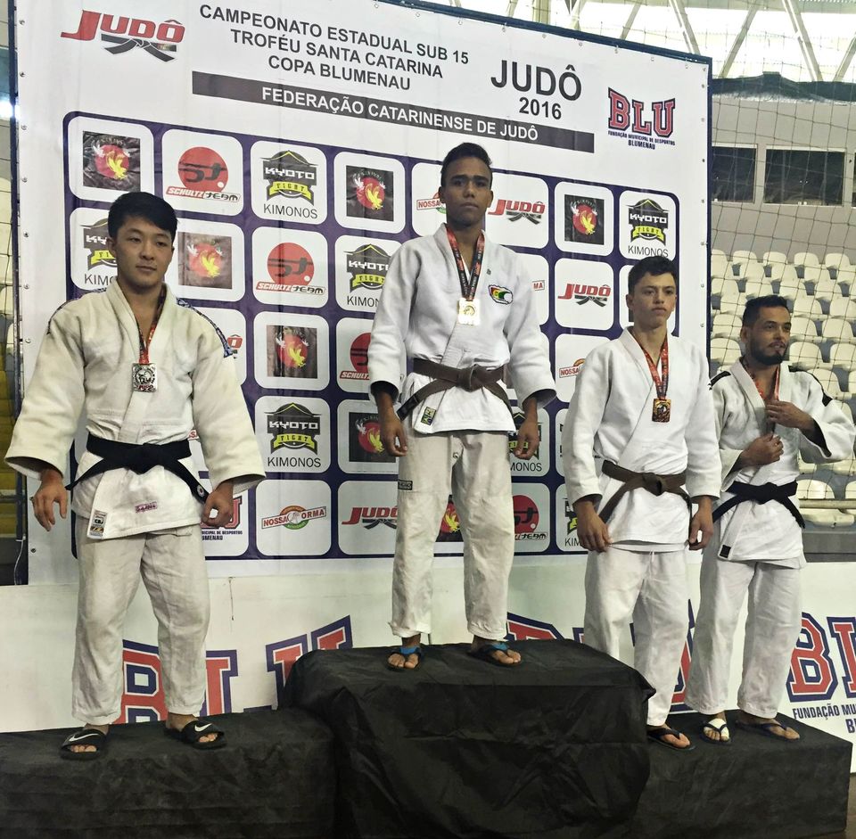 Judoca chapecoense conquista medalha de ouro no Troféu Santa Catarina