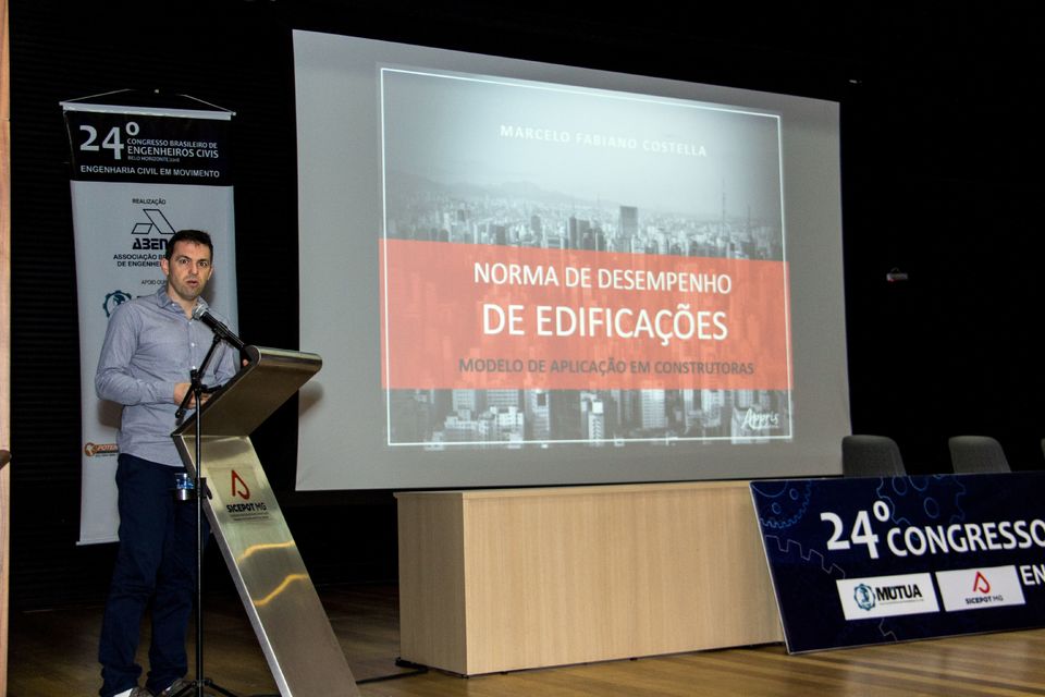 Professor da Unochapecó participa de evento nacional