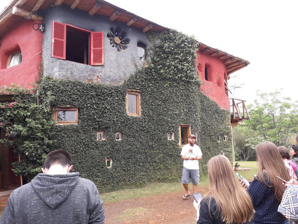 Acadêmicos da Uno visitam propriedade ecológica em Guaraciaba
