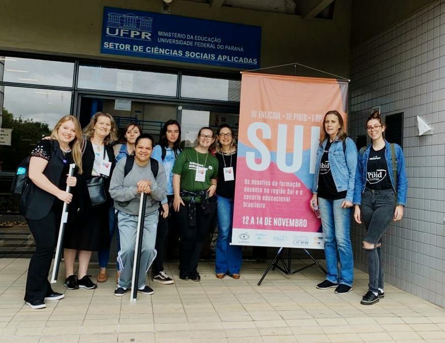 Bolsistas do Pibid da Unochapecó participam de eventos em Curitiba