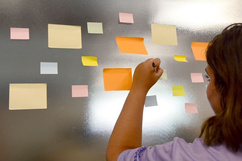 Estudantes de cursos EAD da Uno desenvolvem ideias inovadoras durante disciplina